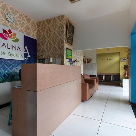Spot On 2425 Salina Hotel Syariah Sidoarjo Exterior photo