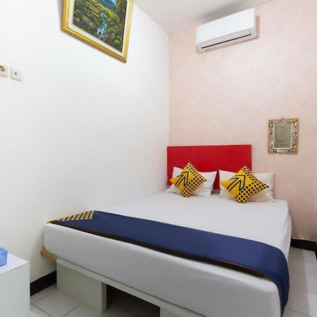 Spot On 2425 Salina Hotel Syariah Sidoarjo Exterior photo