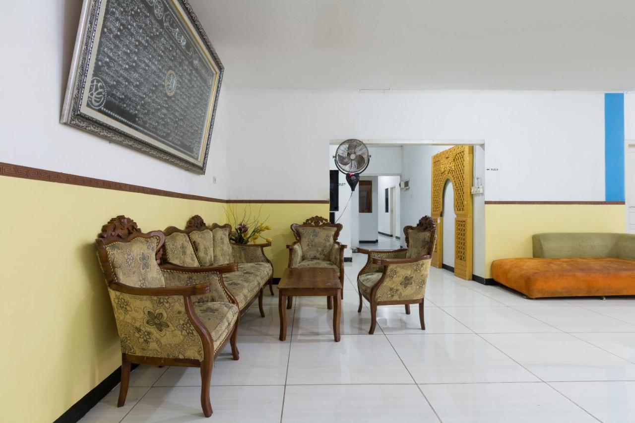 Spot On 2425 Salina Hotel Syariah Sidoarjo Exterior photo