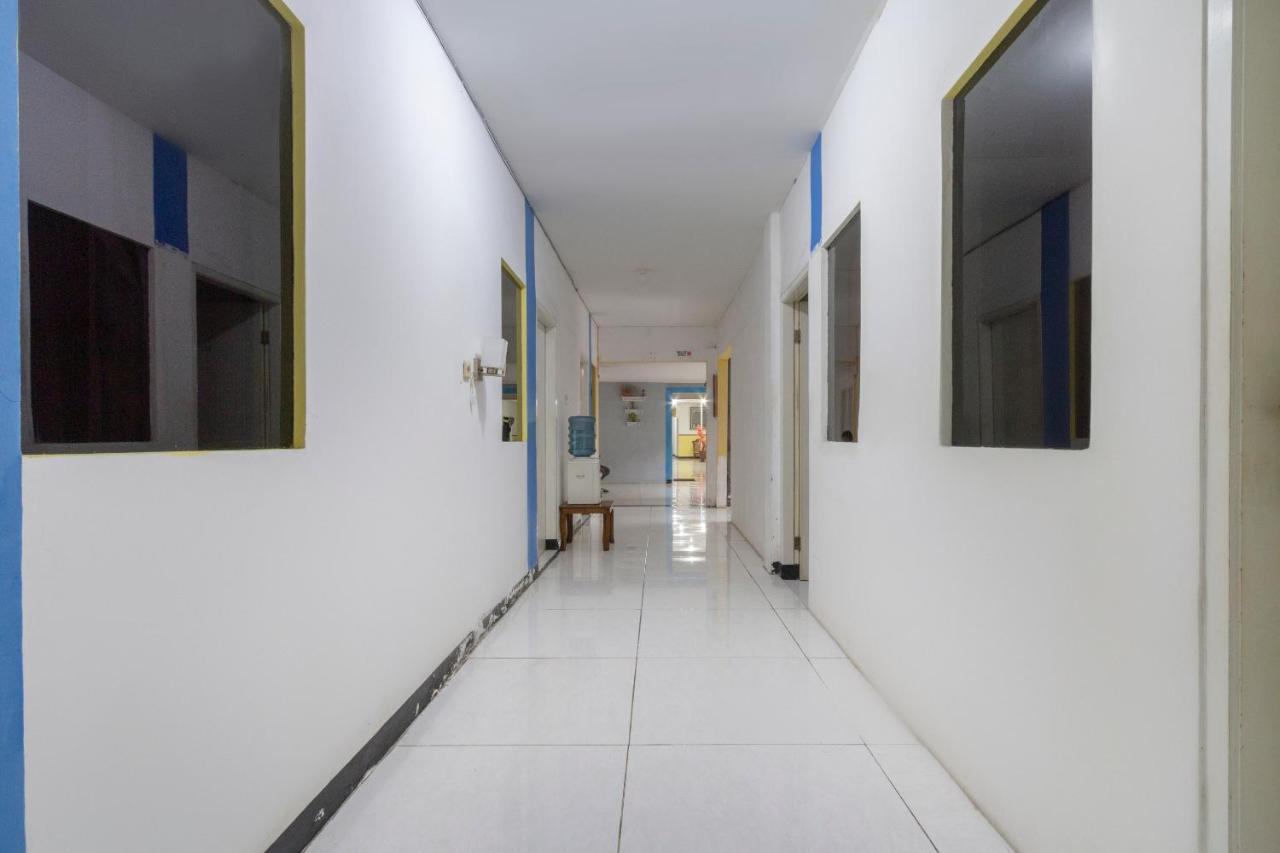 Spot On 2425 Salina Hotel Syariah Sidoarjo Exterior photo